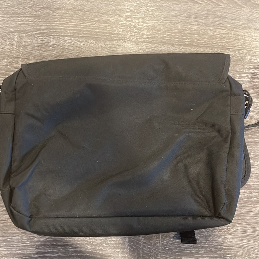 Lightweight laptop bag. - Picture 3 of 3